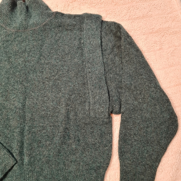 Green Teal Turtleneck Long Sleeve Size S - Picture 4 of 9